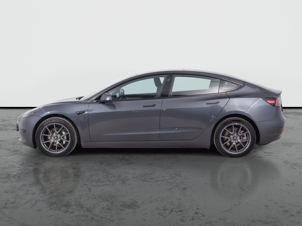Tesla Model 3 2022 4