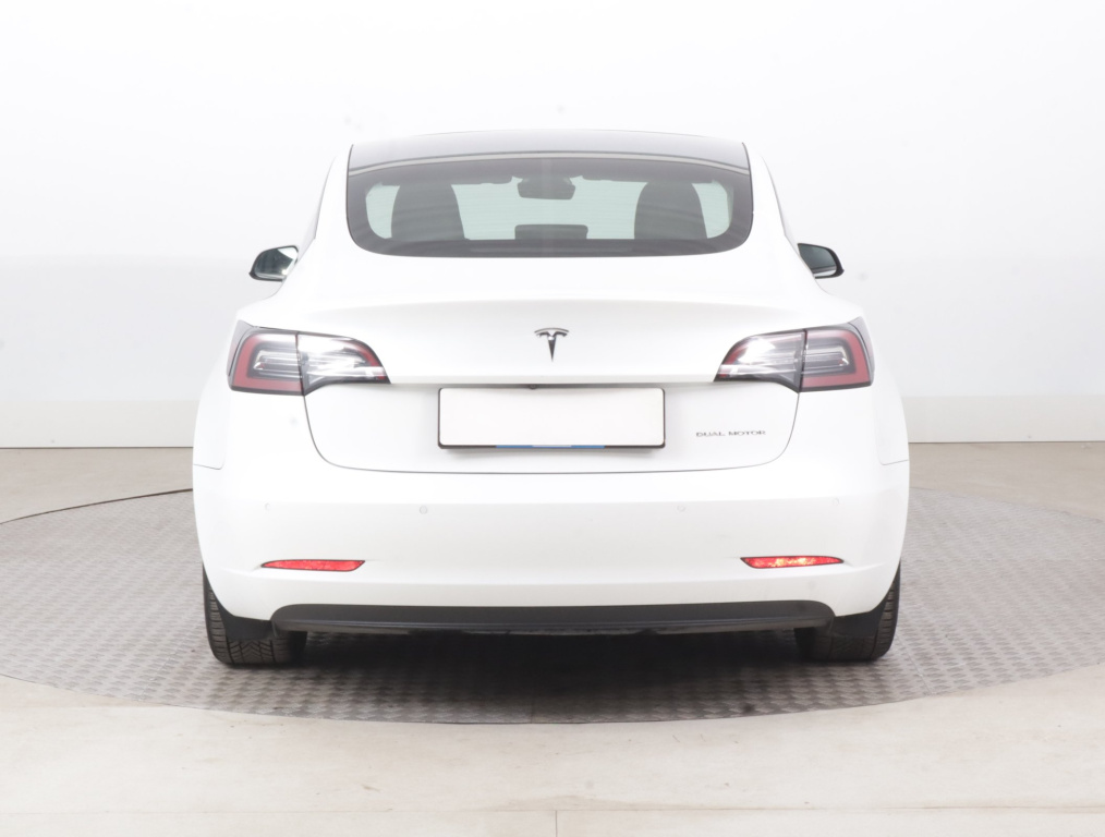 Tesla Model 3 4x4 2021 6