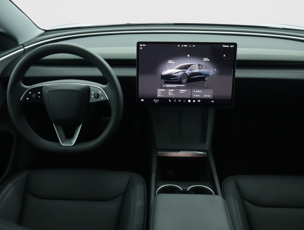 Tesla Model 3 2025 9