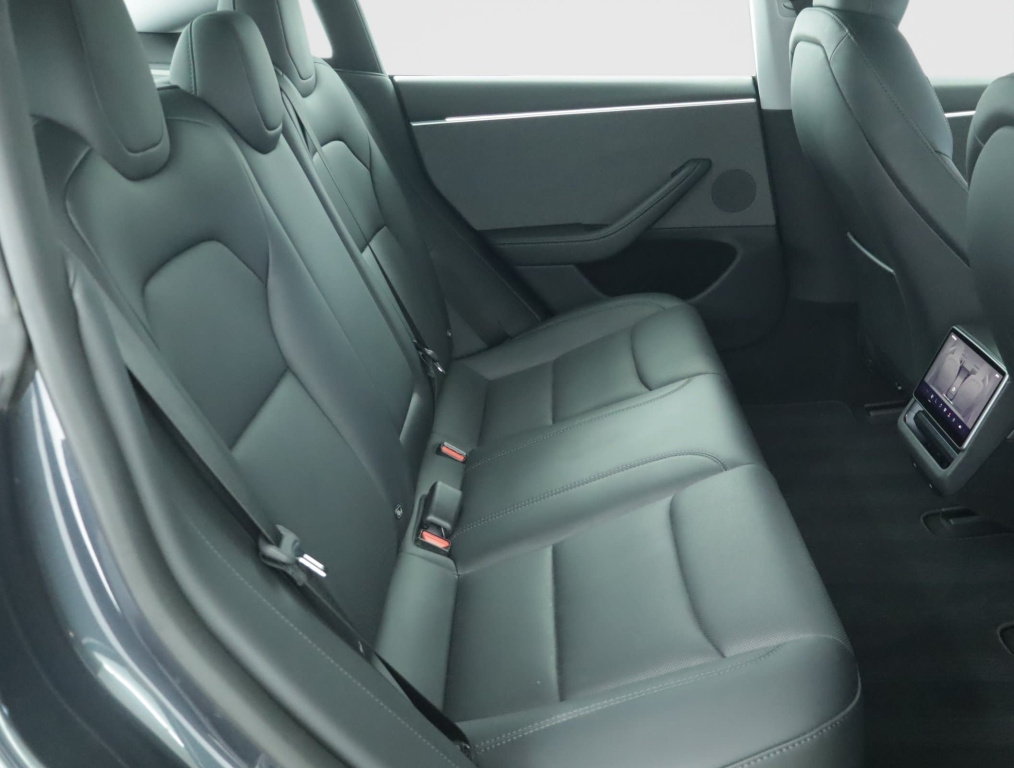 Tesla Model 3 2025 11
