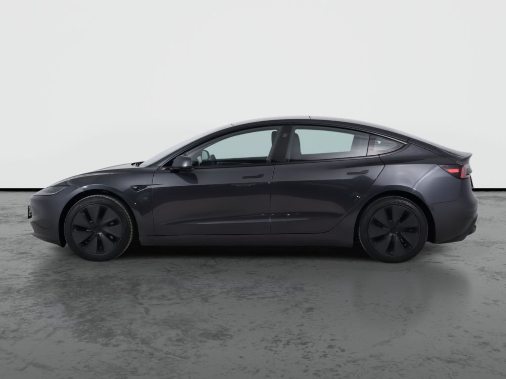 Tesla Model 3 2025 4
