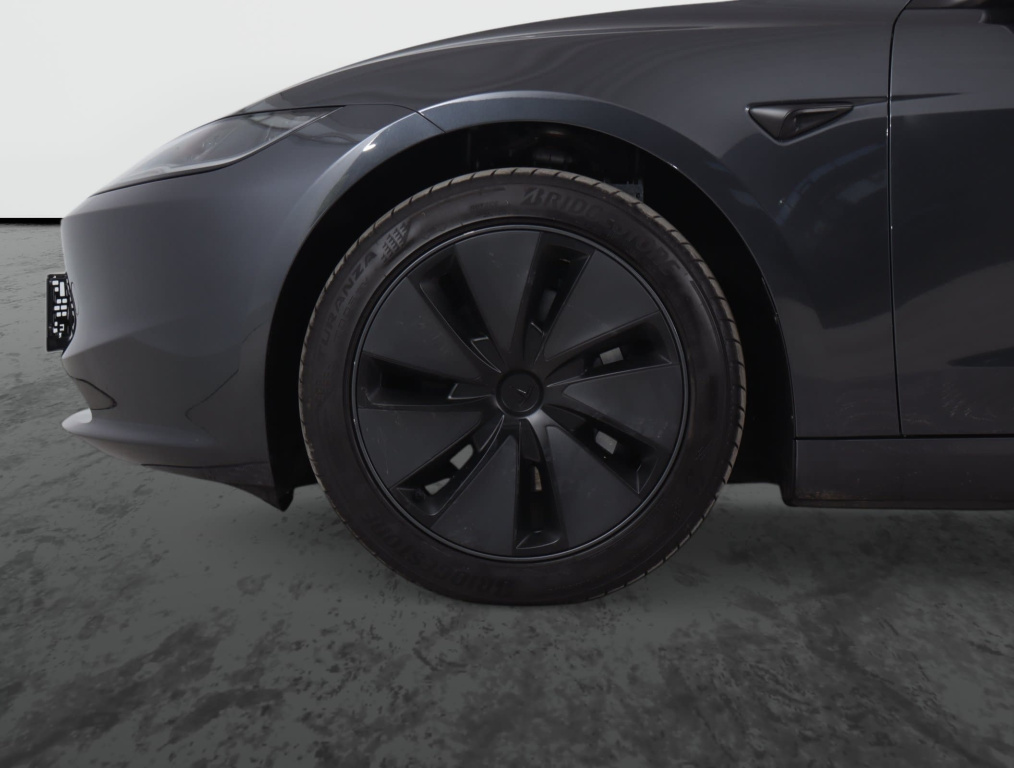 Tesla Model 3 2025 18