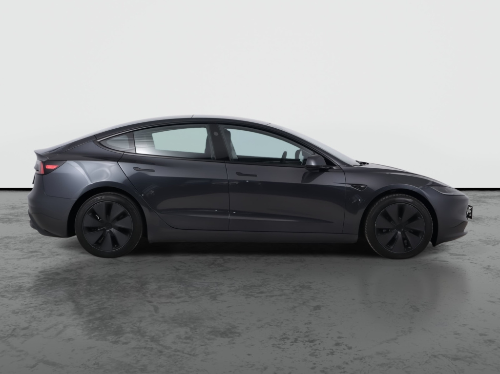 Tesla Model 3 2025 8