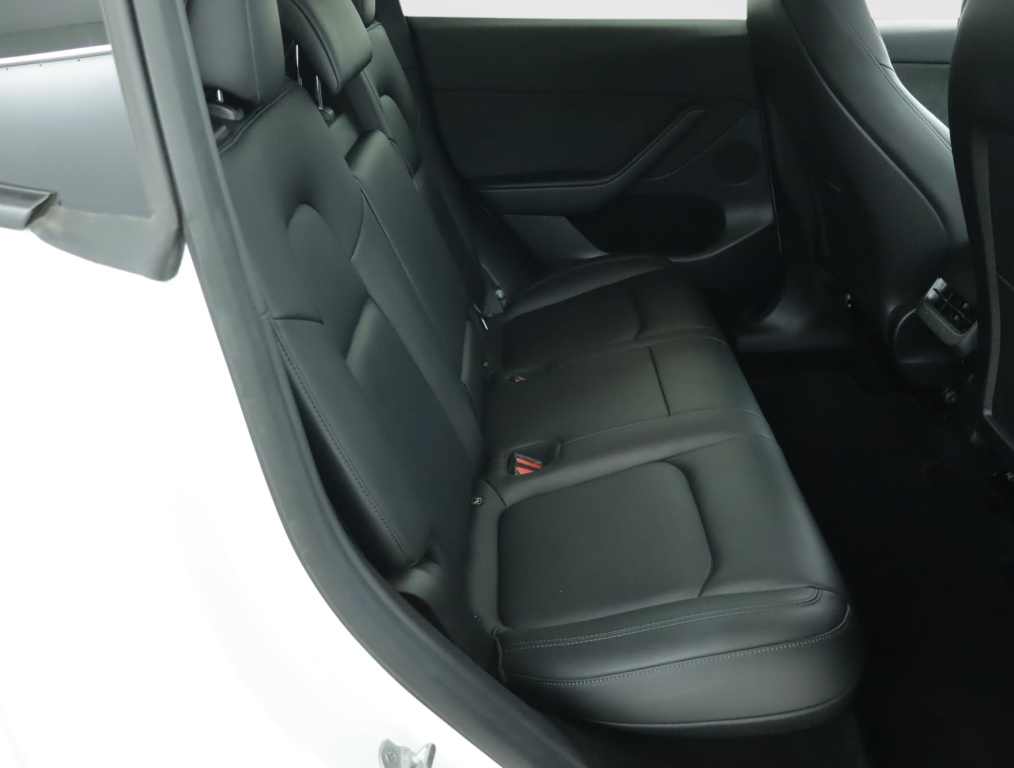 Tesla Model Y 4x4 2022 11