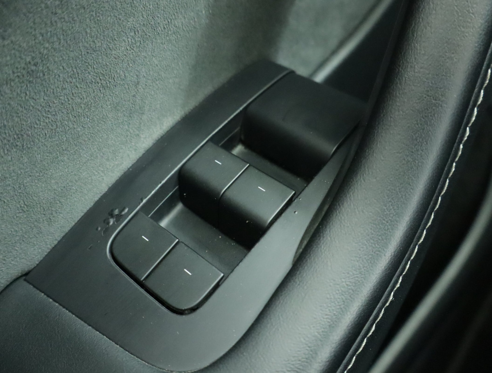 Tesla Model Y 4x4 2022 18