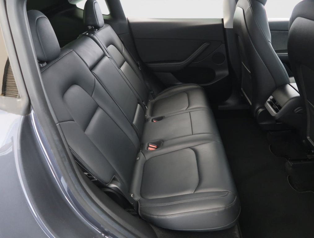Tesla Model Y 4x4 2022 11