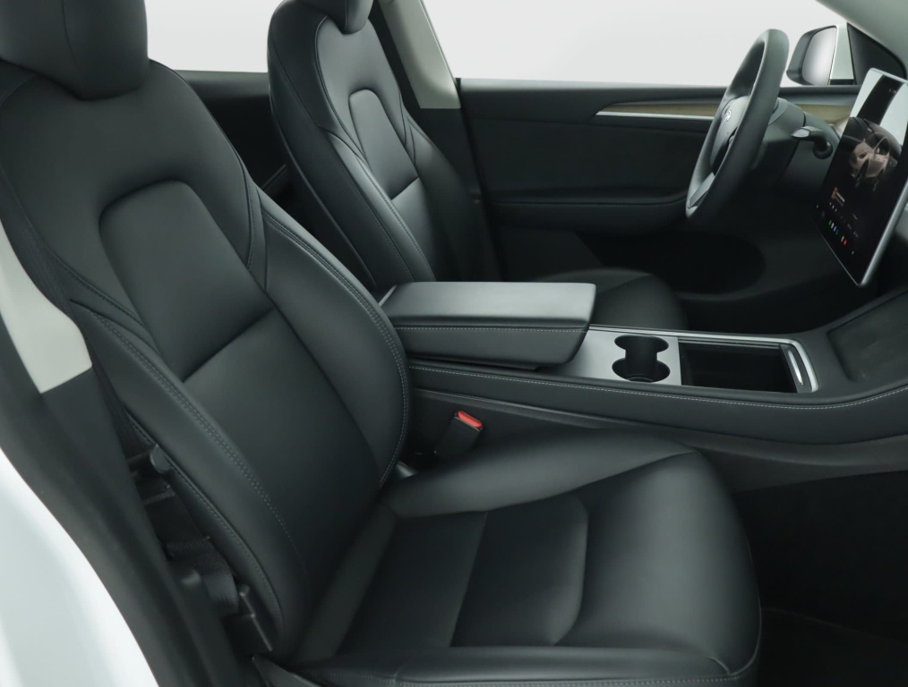 Tesla Model Y 4x4 2022 10