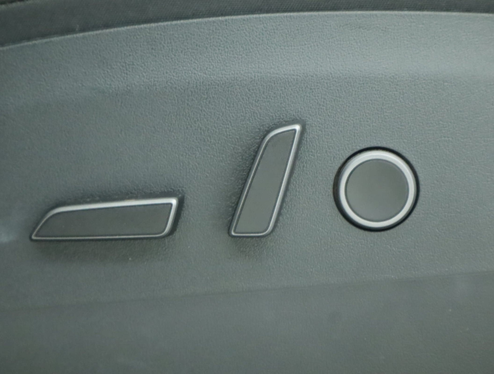Tesla Model Y 4x4 2022 22