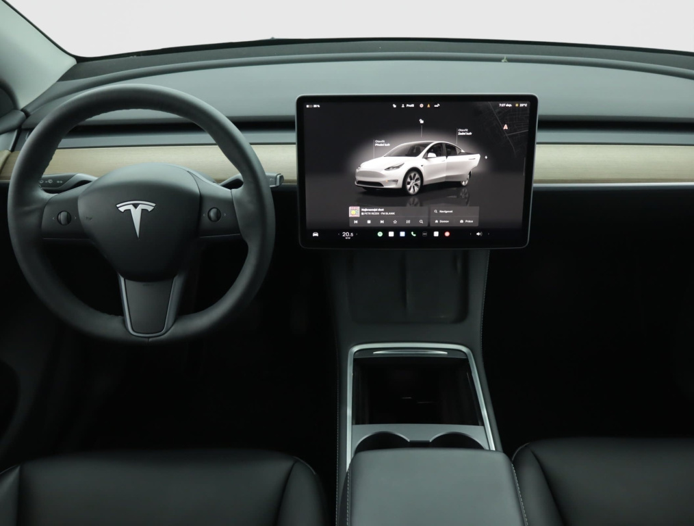 Tesla Model Y 4x4 2022 9