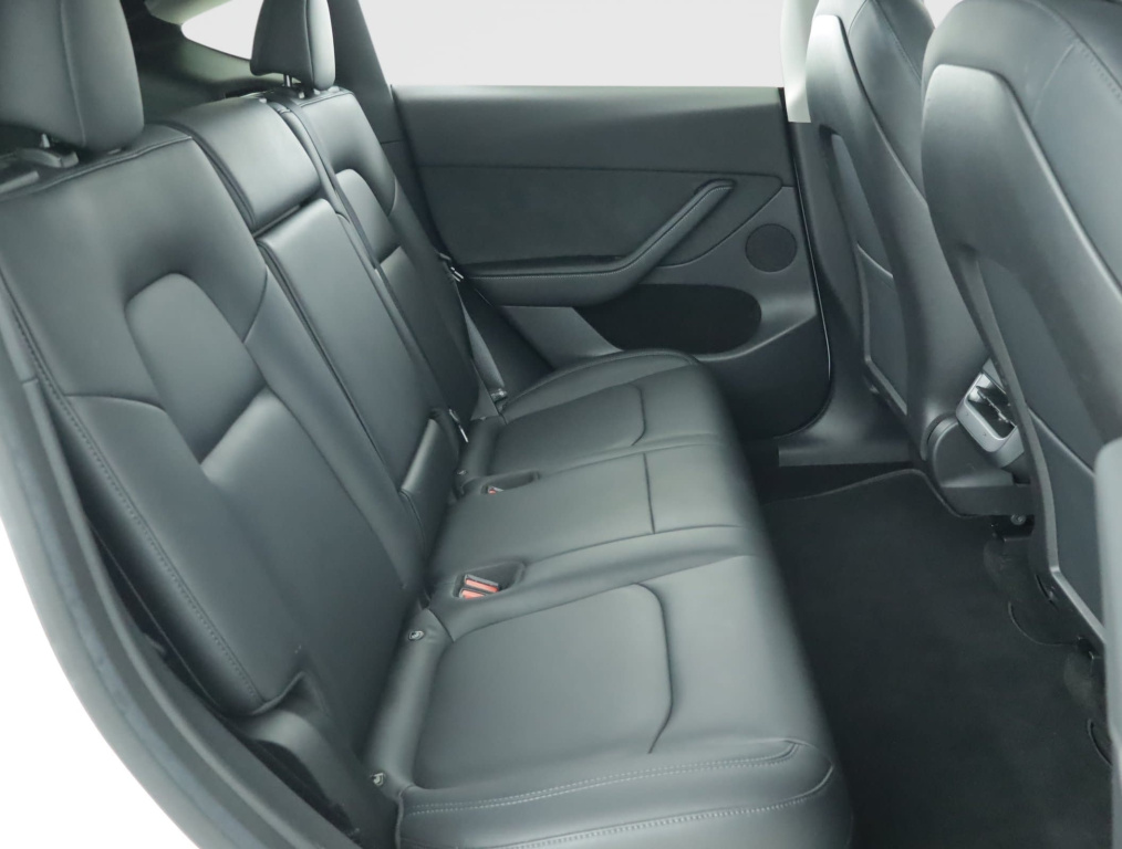 Tesla Model Y 4x4 2022 11