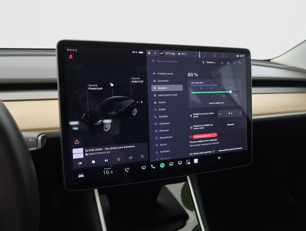 Tesla Model 3 2020 24