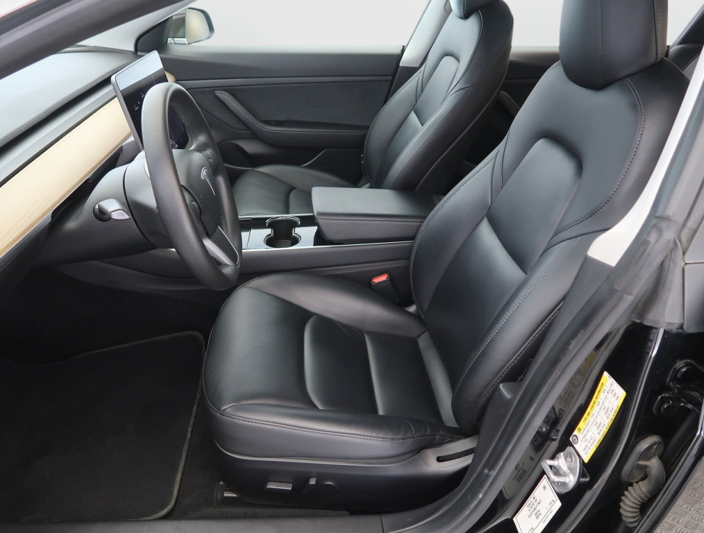 Tesla Model 3 2020 13
