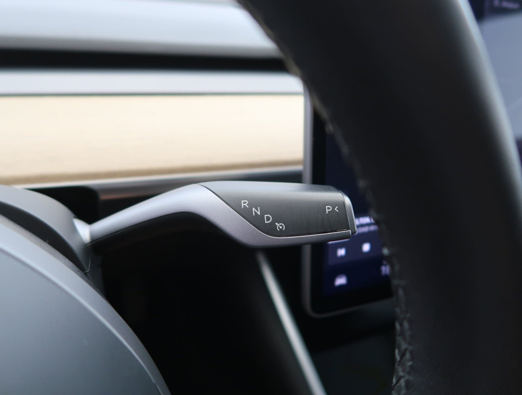 Tesla Model 3 2020 15