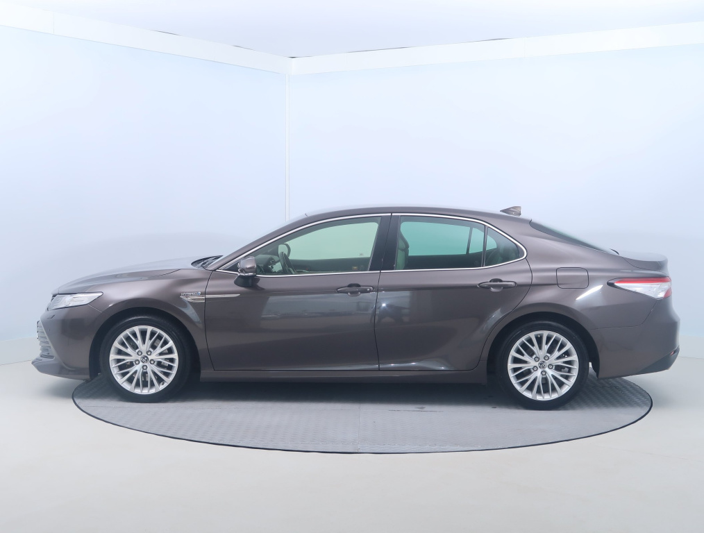Toyota Camry 2.5 Hybrid 2019 4