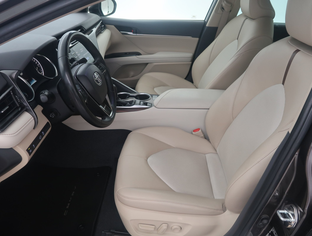 Toyota Camry 2.5 Hybrid 2019 13