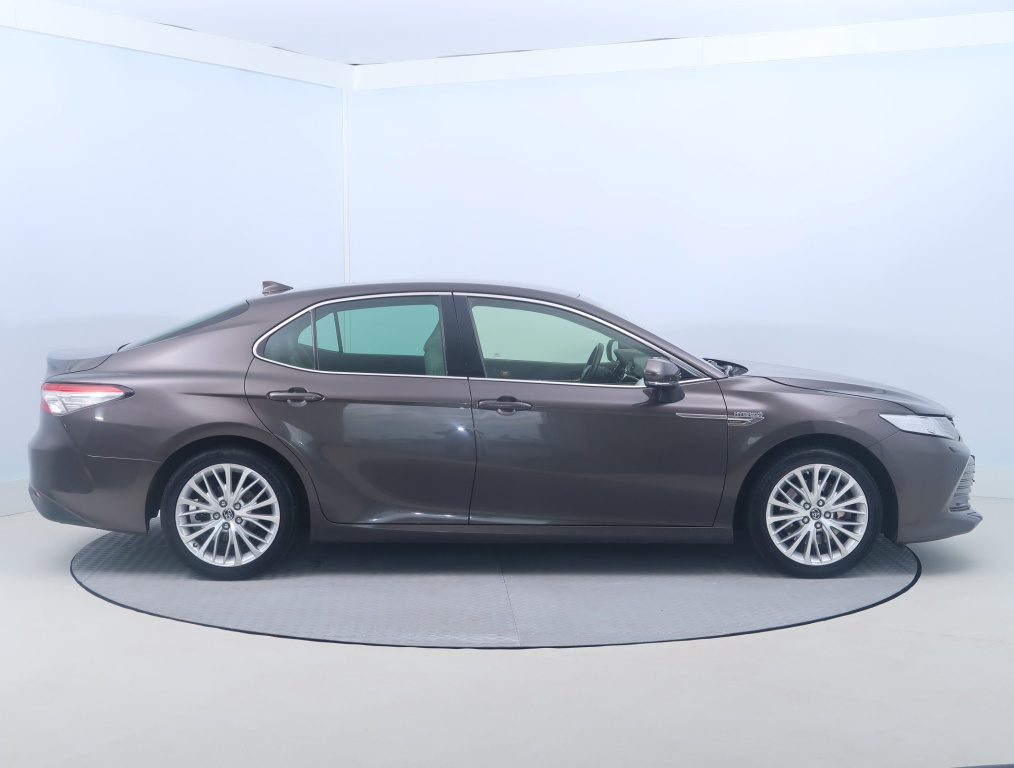 Toyota Camry 2.5 Hybrid 2019 8