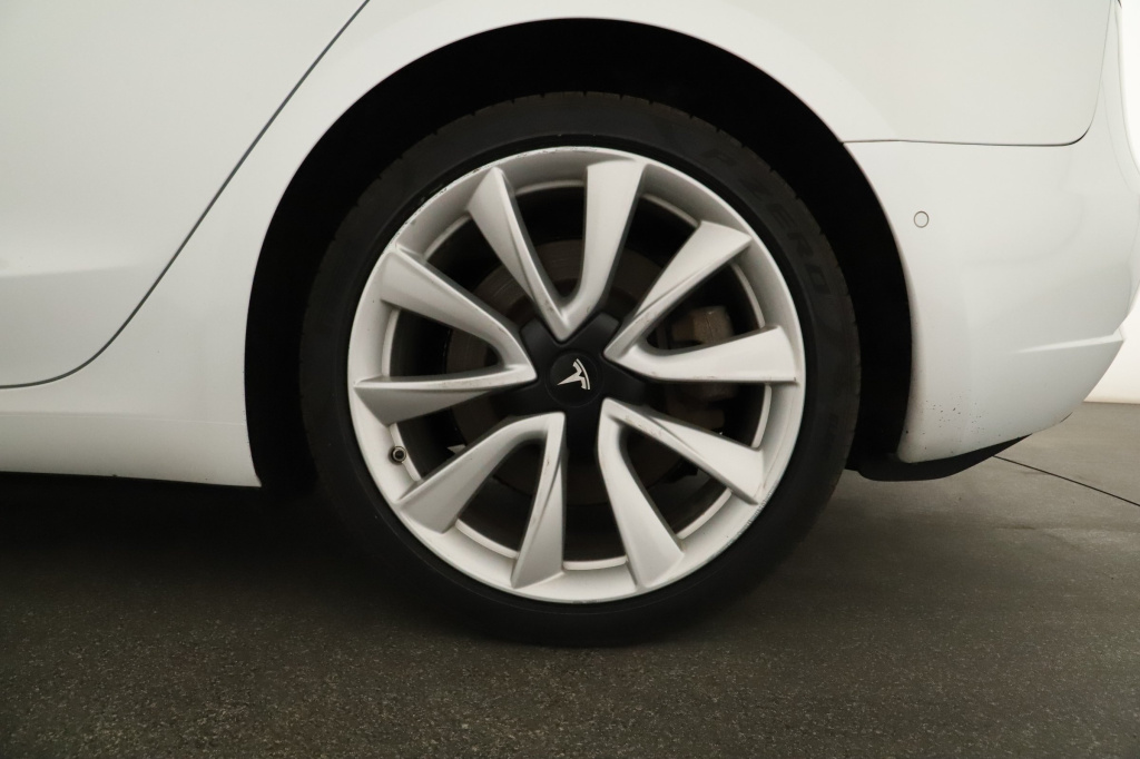 Tesla Model 3 4x4 2019 18