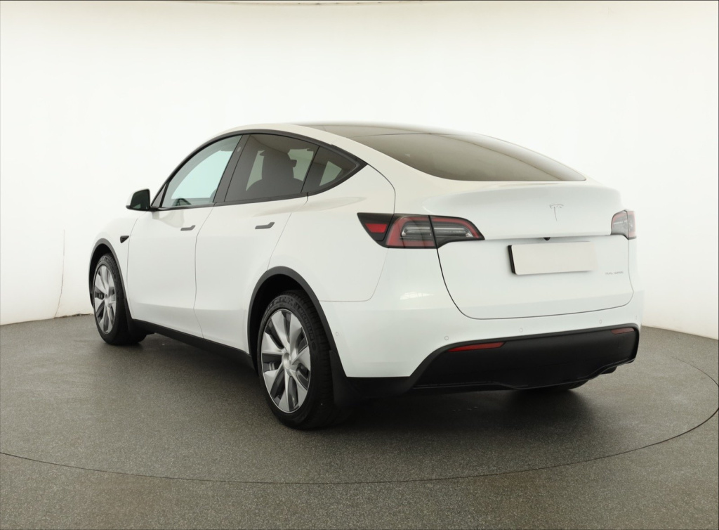 Tesla Model Y 4x4 2022 5