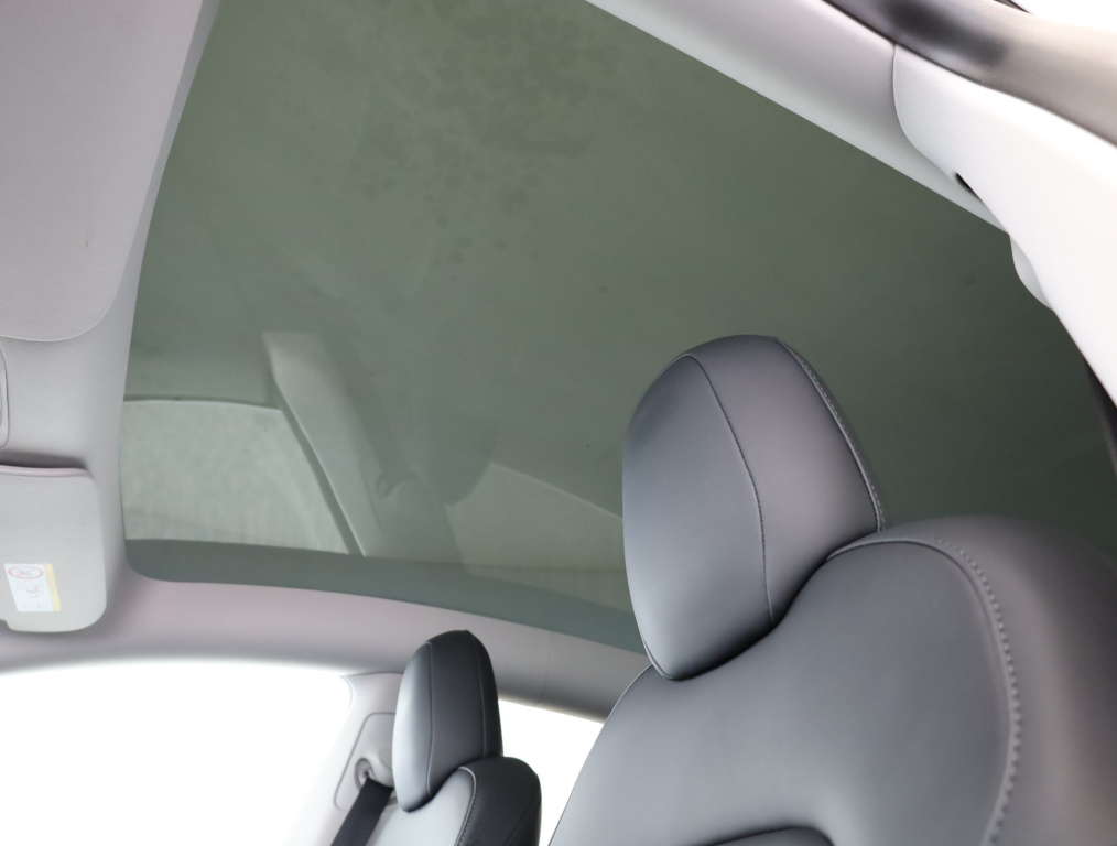 Tesla Model Y 4x4 2022 21