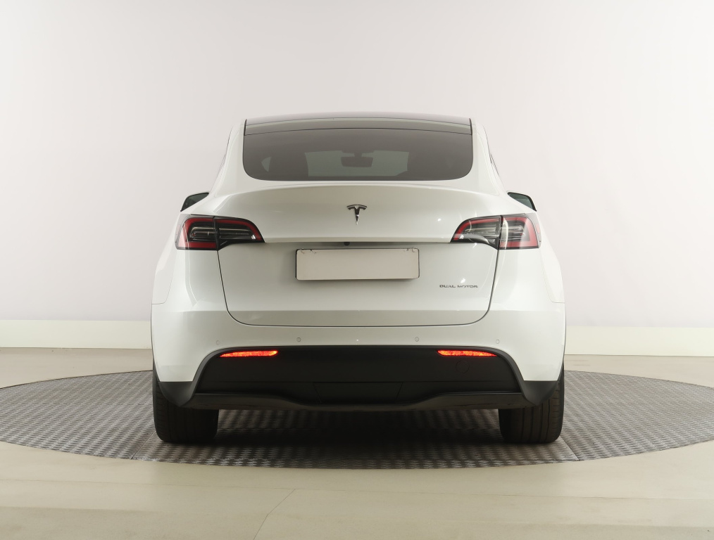 Tesla Model Y 4x4 2022 6