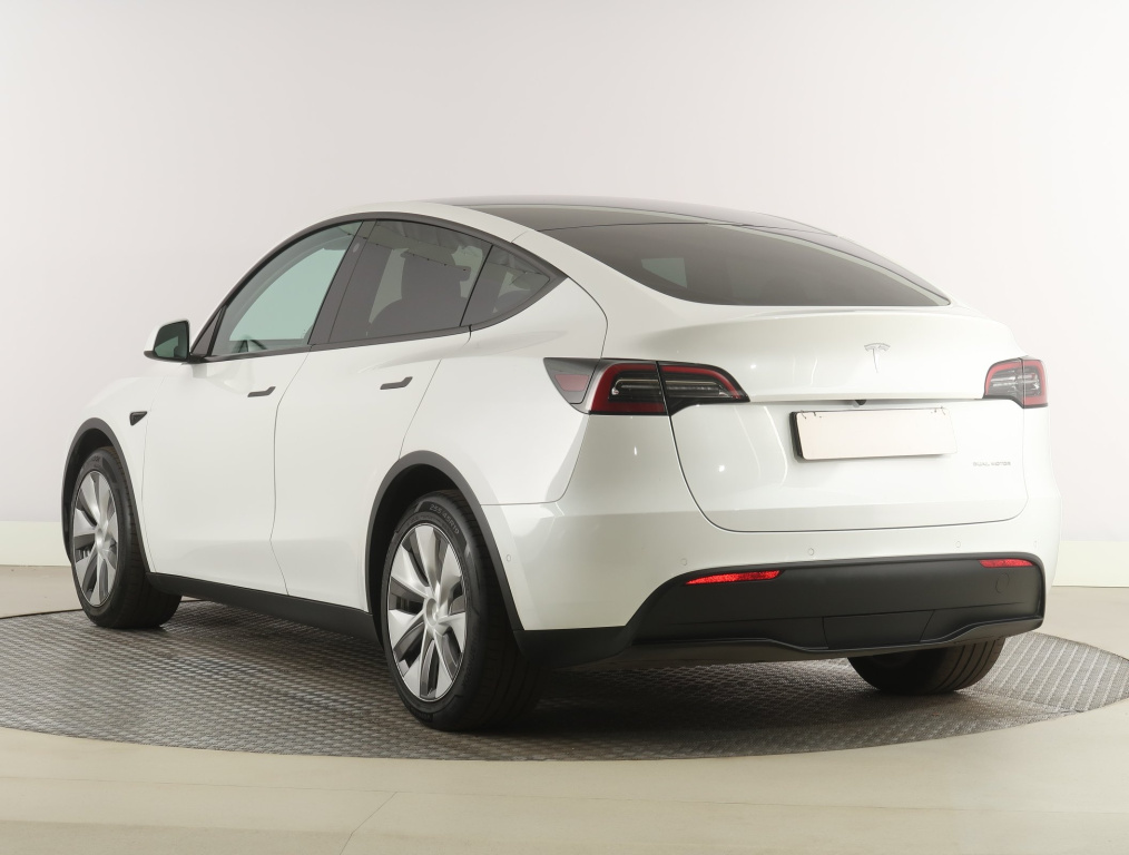 Tesla Model Y 4x4 2022 5