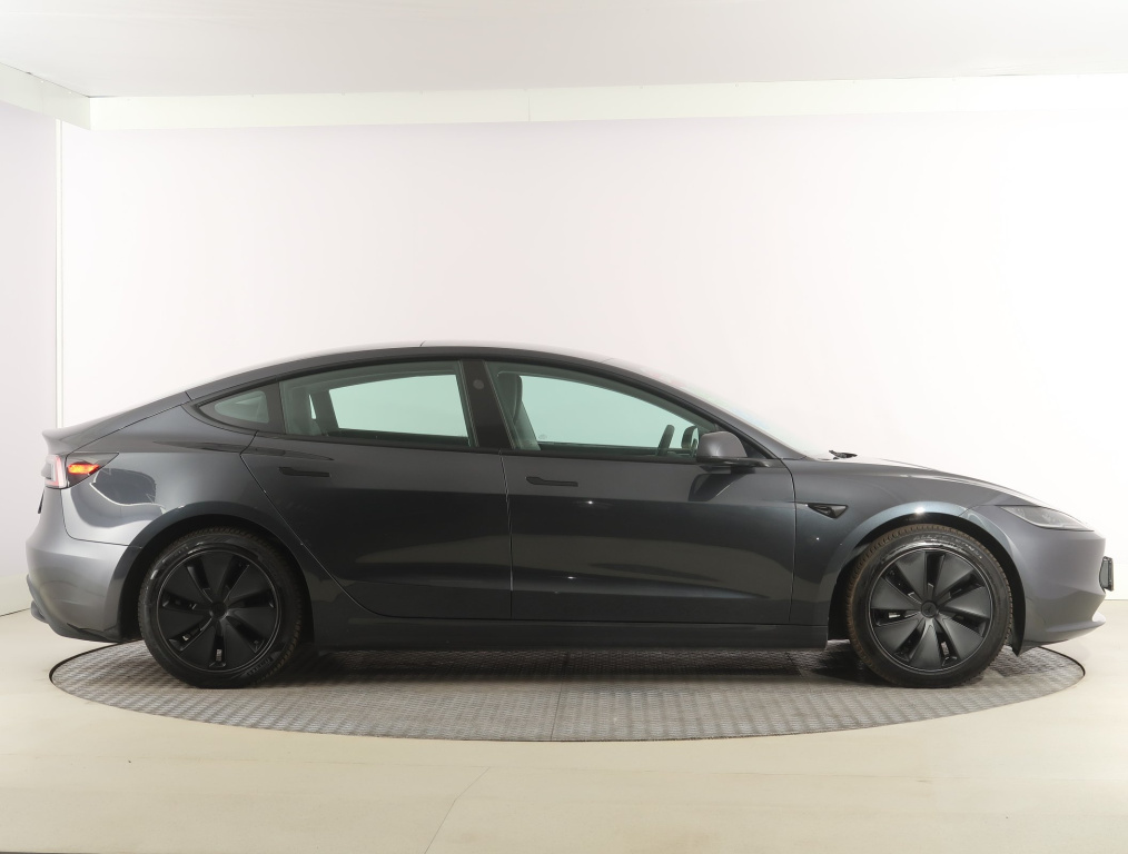 Tesla Model 3 2023 8