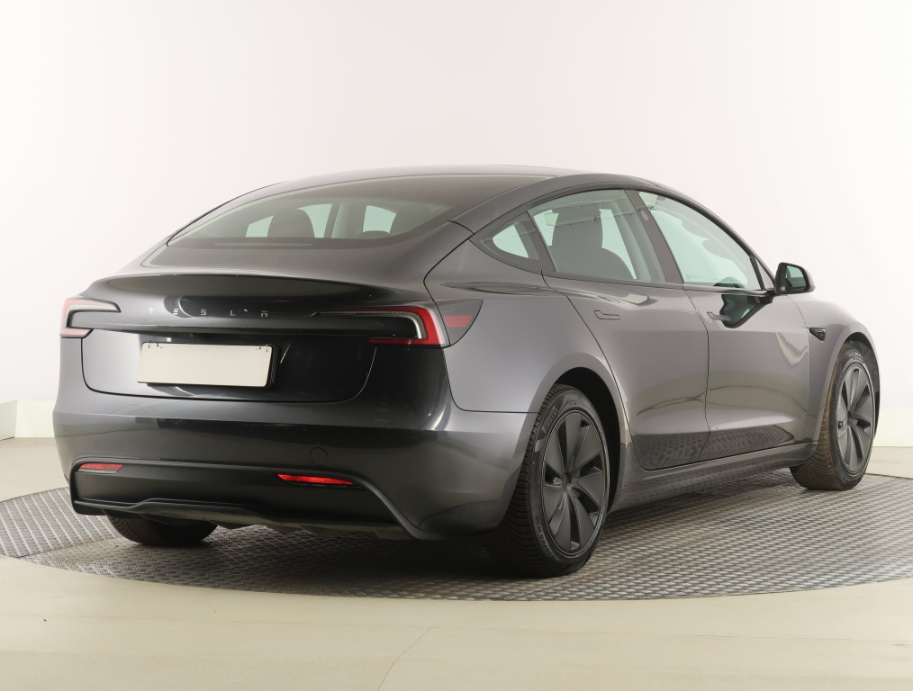 Tesla Model 3 2023 7
