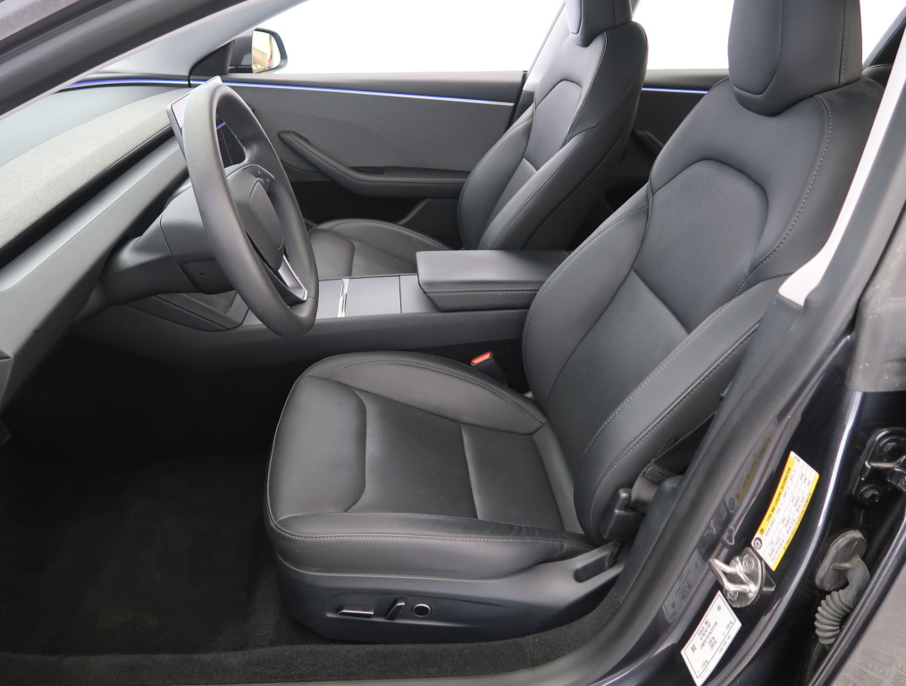 Tesla Model 3 2023 13