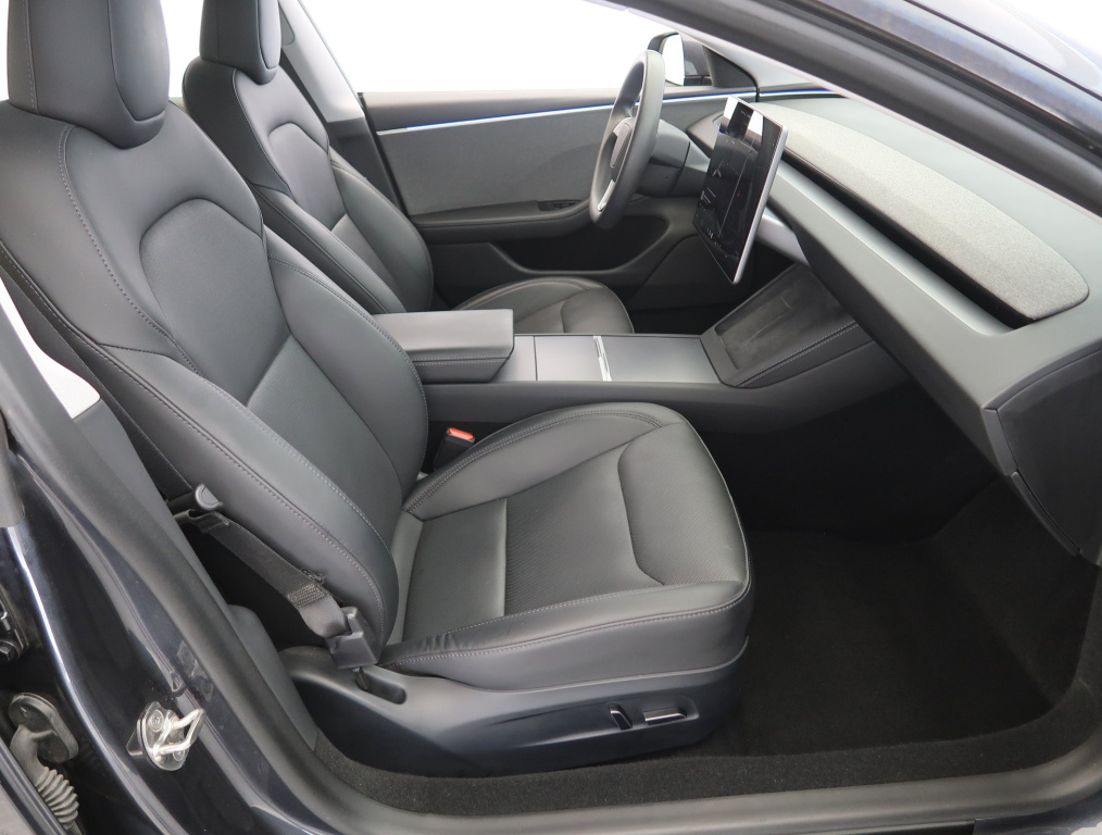 Tesla Model 3 2023 10