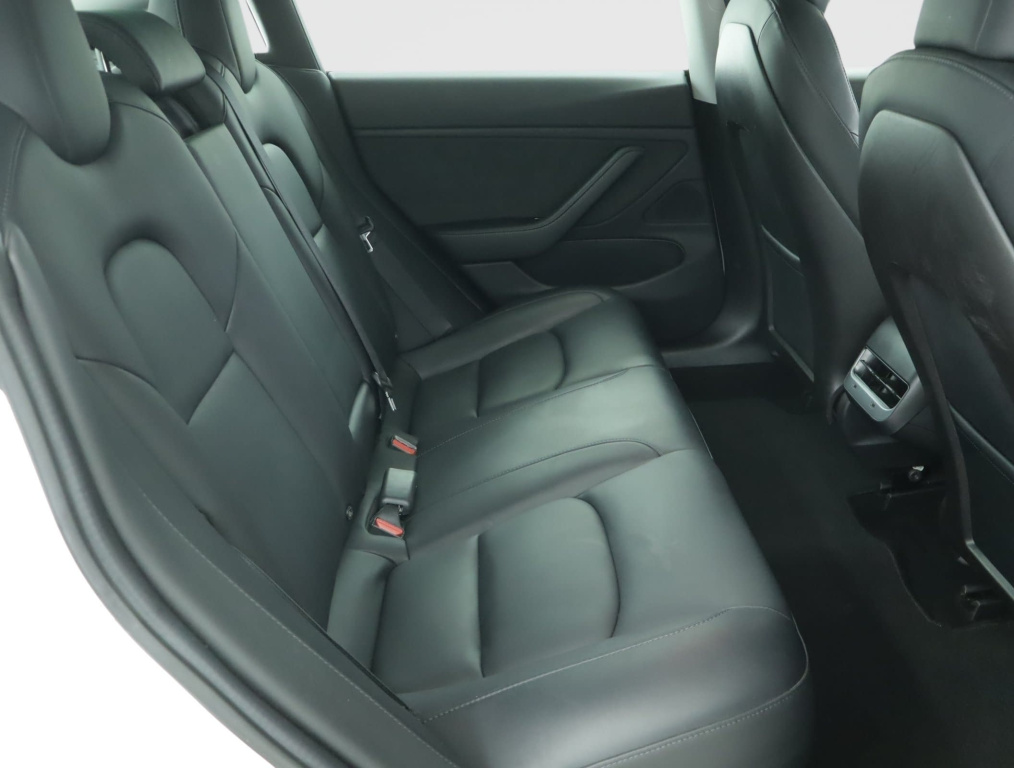 Tesla Model 3 2019 11
