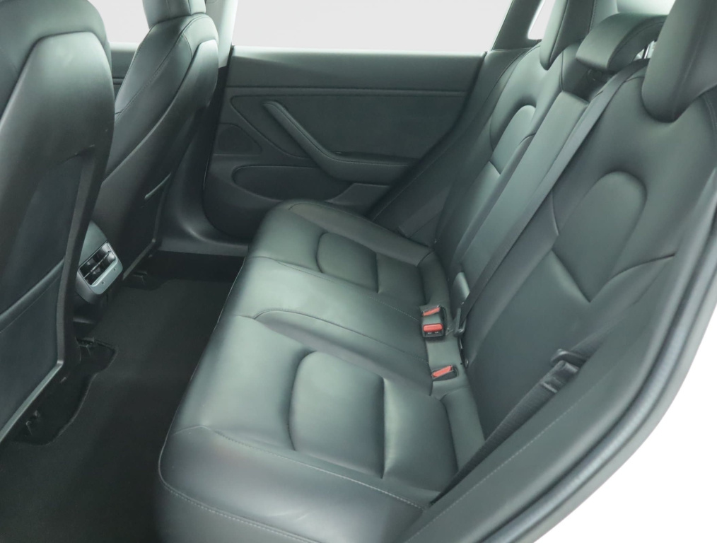 Tesla Model 3 2019 12