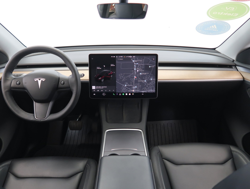 Tesla Model Y 4x4 2023 9