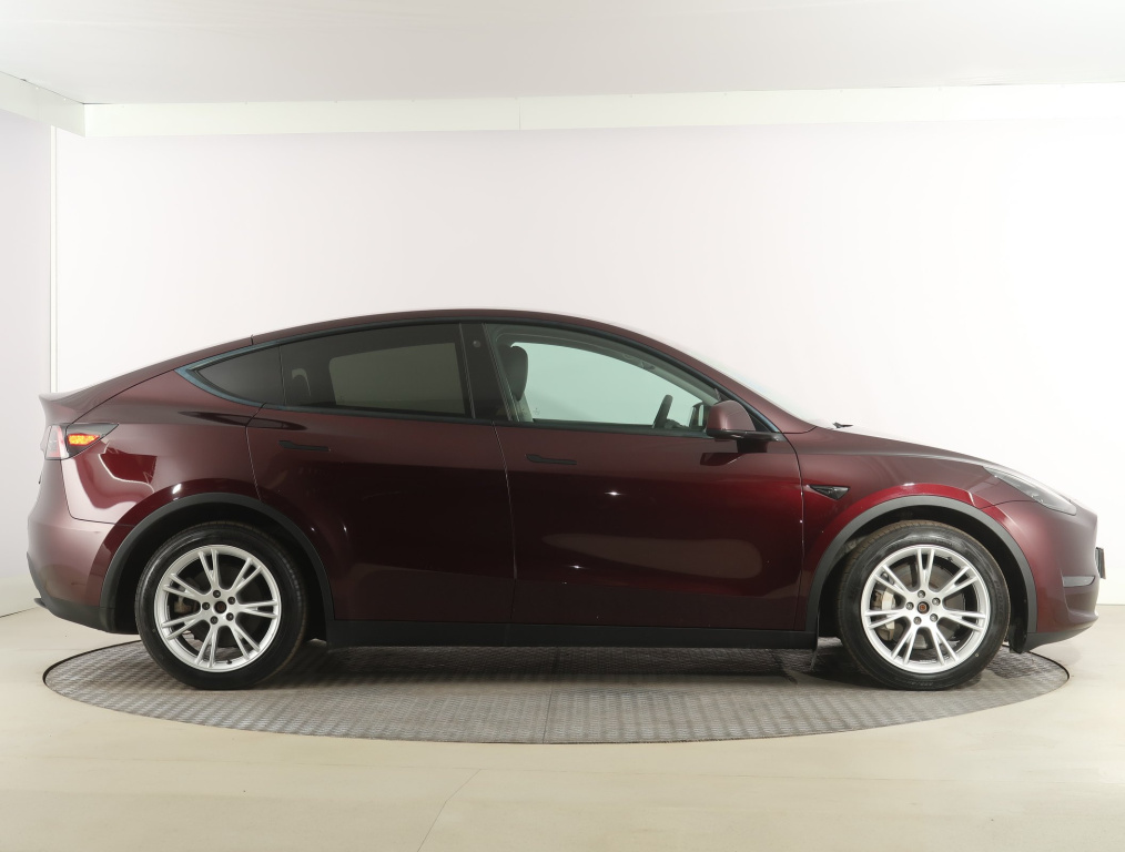 Tesla Model Y 4x4 2023 8