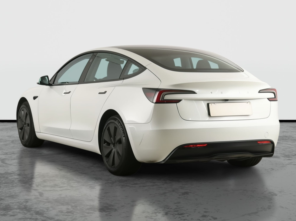 Tesla Model 3 2025 5