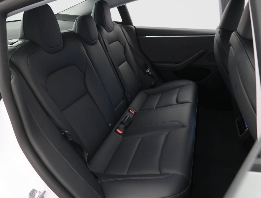 Tesla Model 3 2025 11