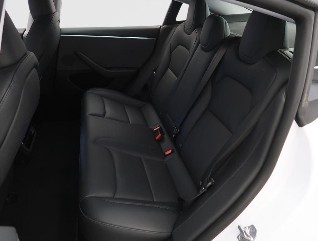 Tesla Model 3 2025 12