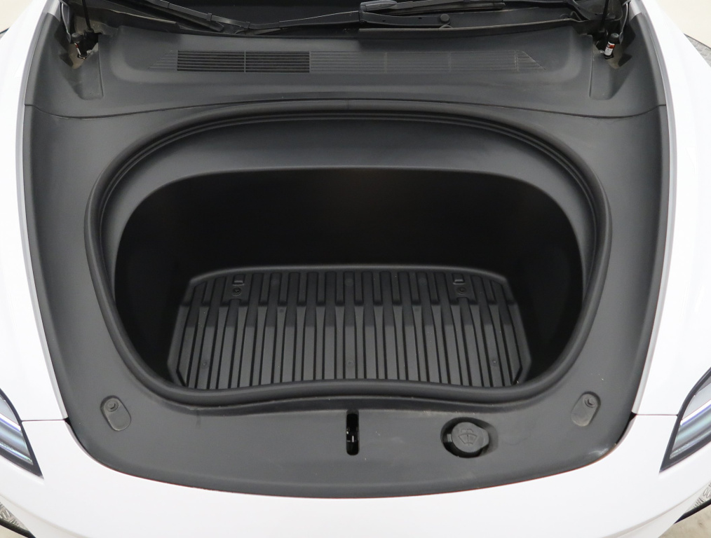 Tesla Model 3 2025 21