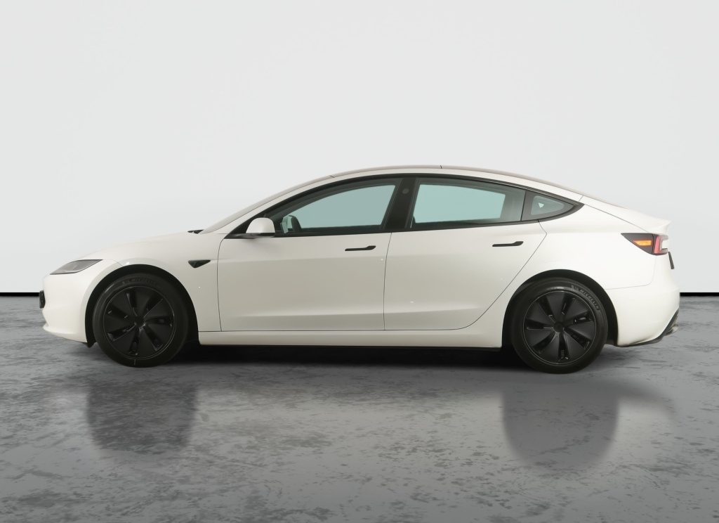 Tesla Model 3 2025 4