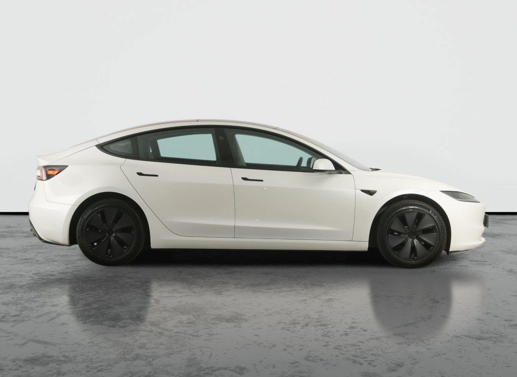 Tesla Model 3 2025 8