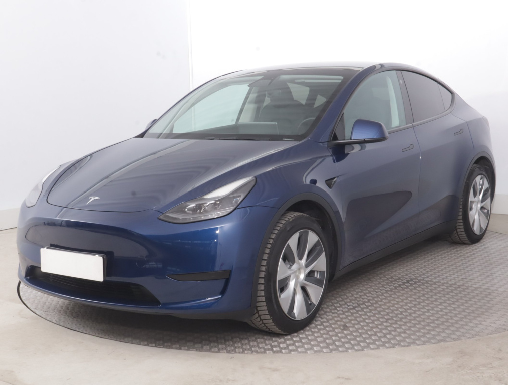 Tesla Model Y 2023 3