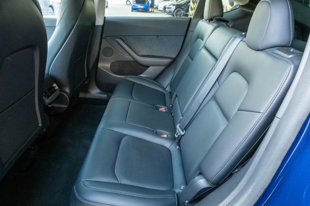 Tesla Model Y 2023 12
