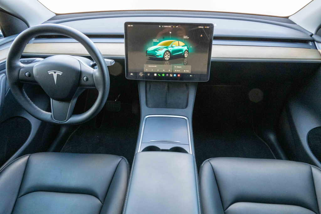 Tesla Model Y 2023 9