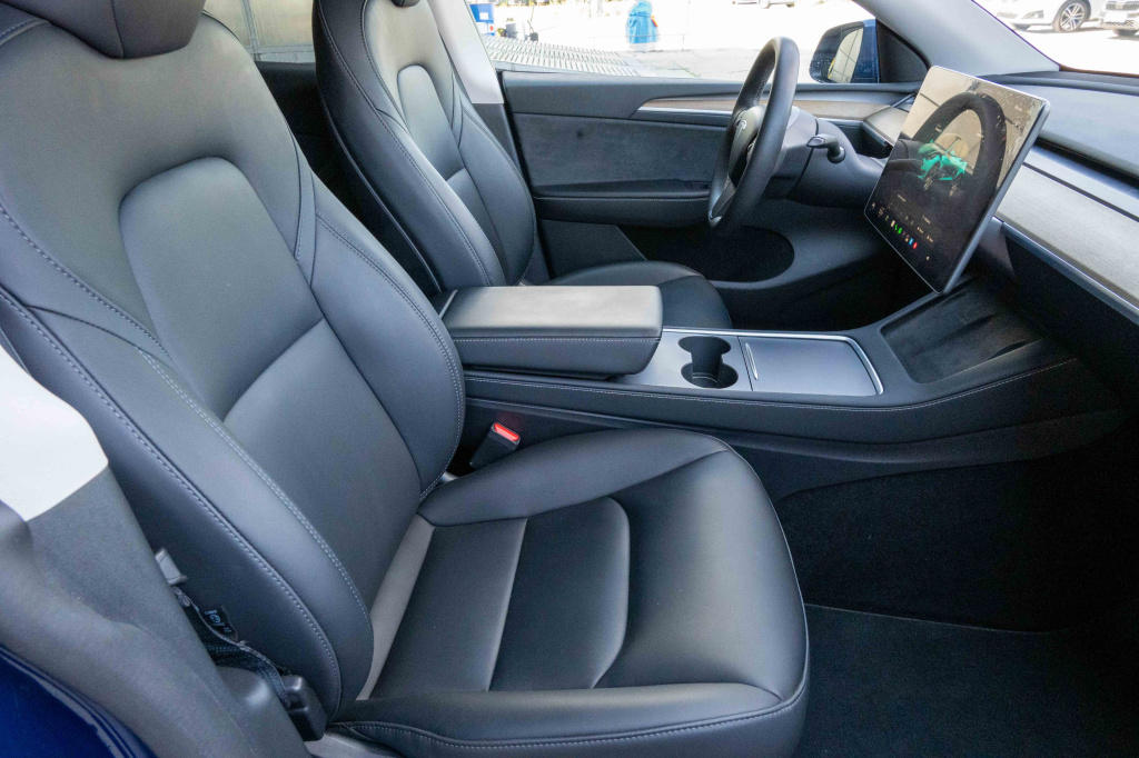 Tesla Model Y 2023 10