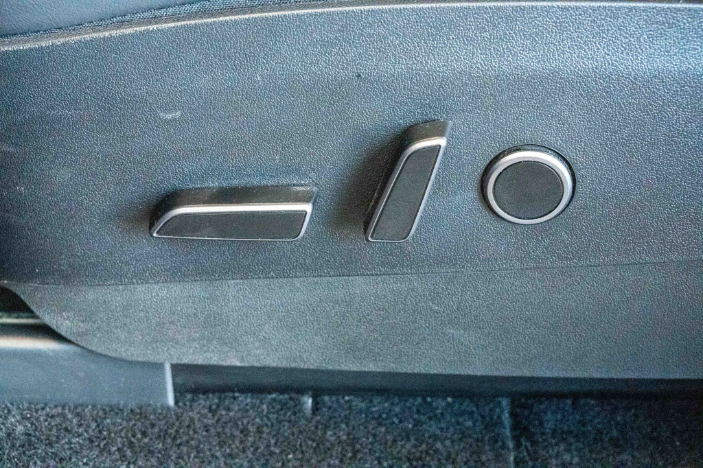 Tesla Model Y 2023 21