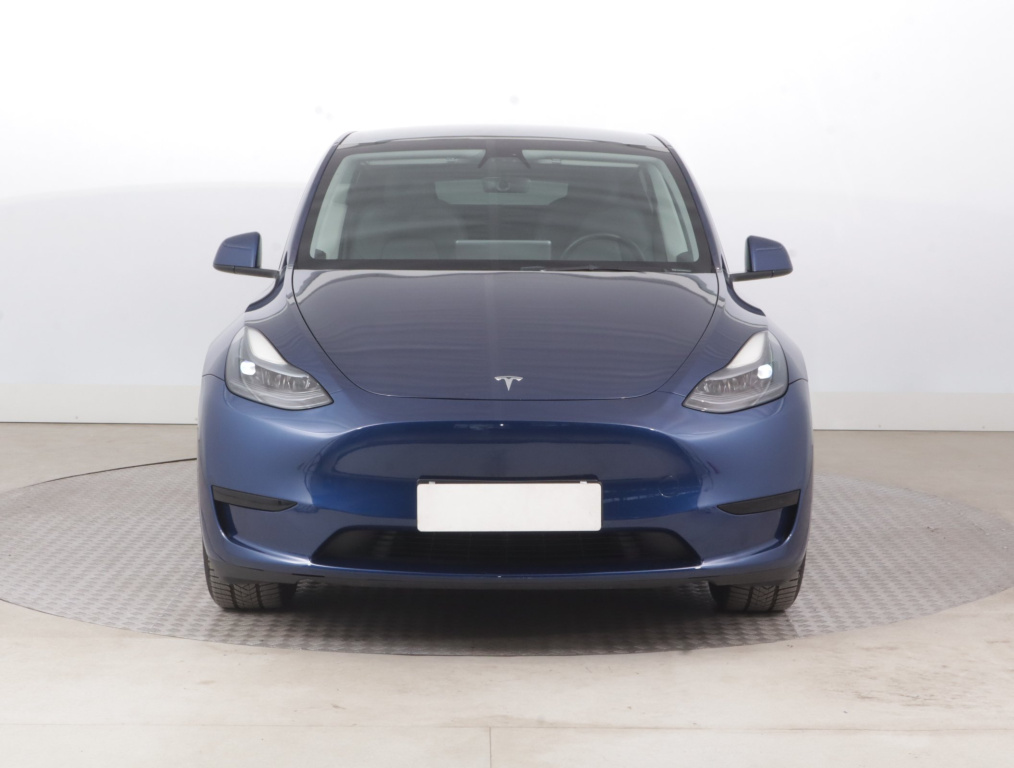 Tesla Model Y 2023 2