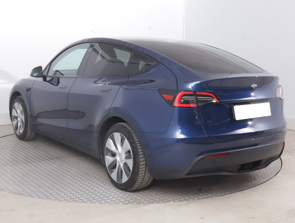 Tesla Model Y 2023 5