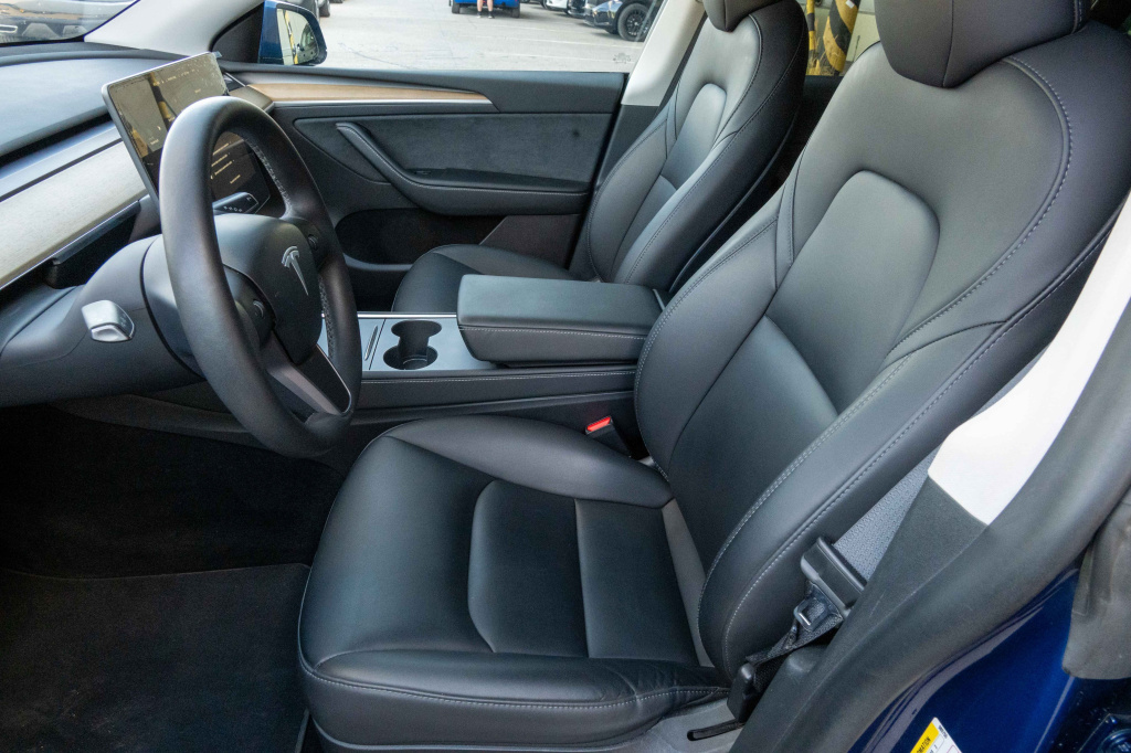 Tesla Model Y 2023 13