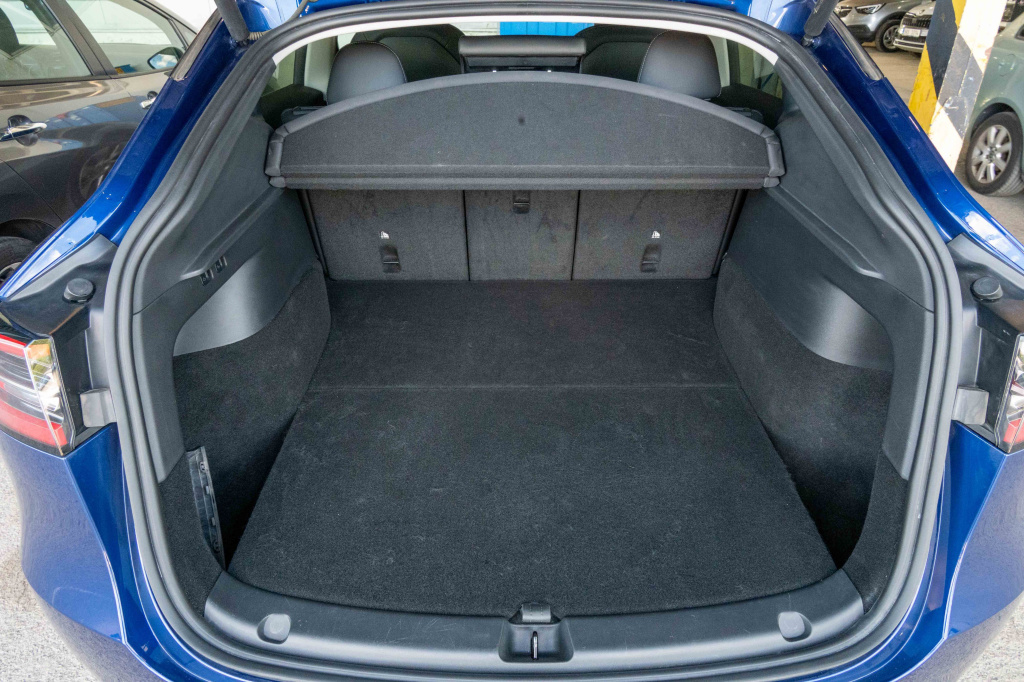 Tesla Model Y 2023 17