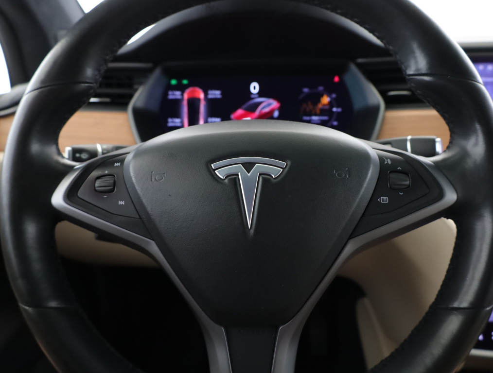 Tesla Model X 4x4 2020 14