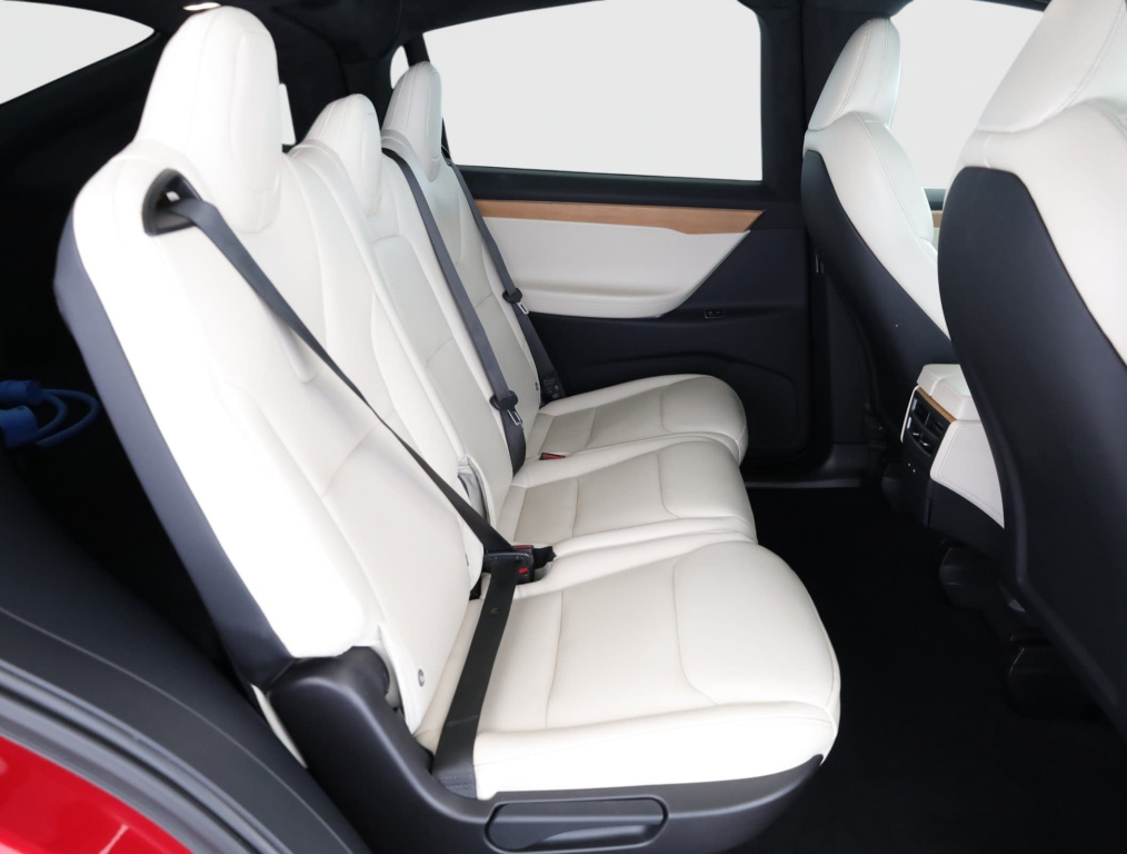 Tesla Model X 4x4 2020 11